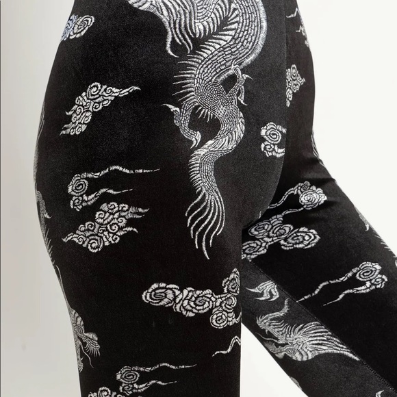 Blackmilk LUCKY DRAGON VELVET HW LEGGINGS - LIMITED XS - Picture 5 of 5